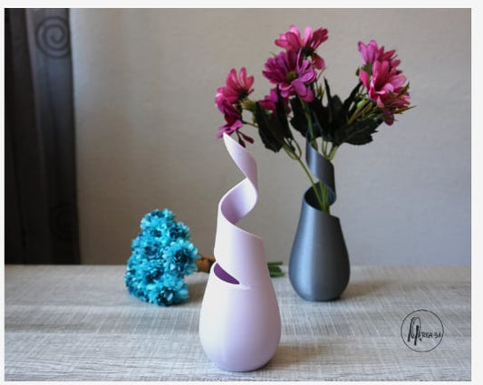 Giroid Vase